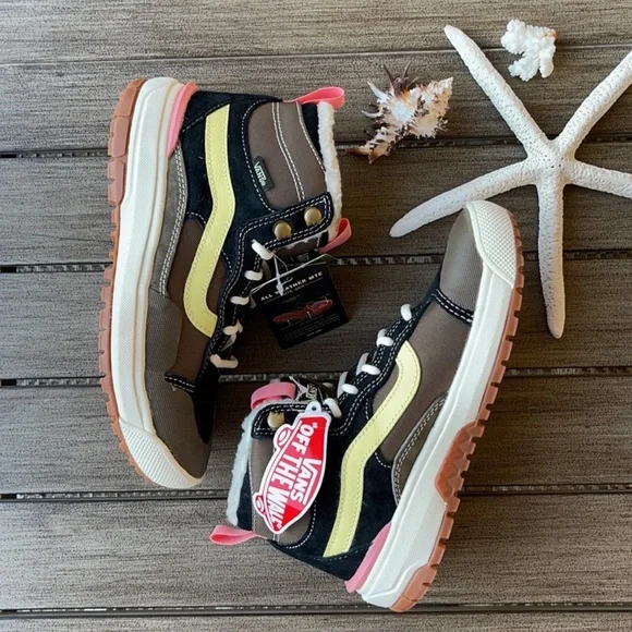 🌴🔆VANS- ALL WEATHER HIKING BOOTS🔆🌴 - Picture 5 of 13